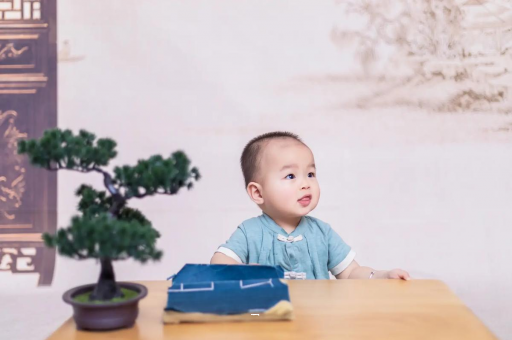 淮南几个月宝宝不吐奶 淮南几个月宝宝不吐奶